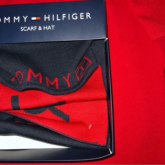 Scarf & Hat Set (NIB) - Picture 10 of 10